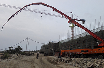 貴陽(yáng)商貿(mào)城3號(hào)館，底板澆筑，C35纖維